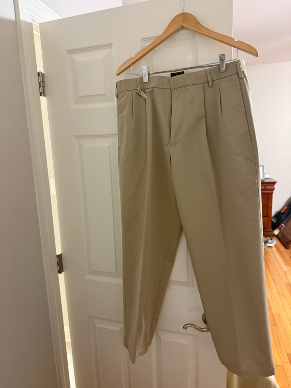 Dockers Men's Khaki Straight-Leg Chinos